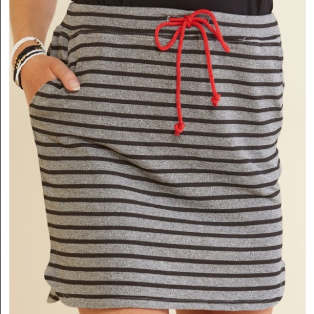 Sundry Evereve Gray Stripe Knit Mini Skirt Size 1 Small